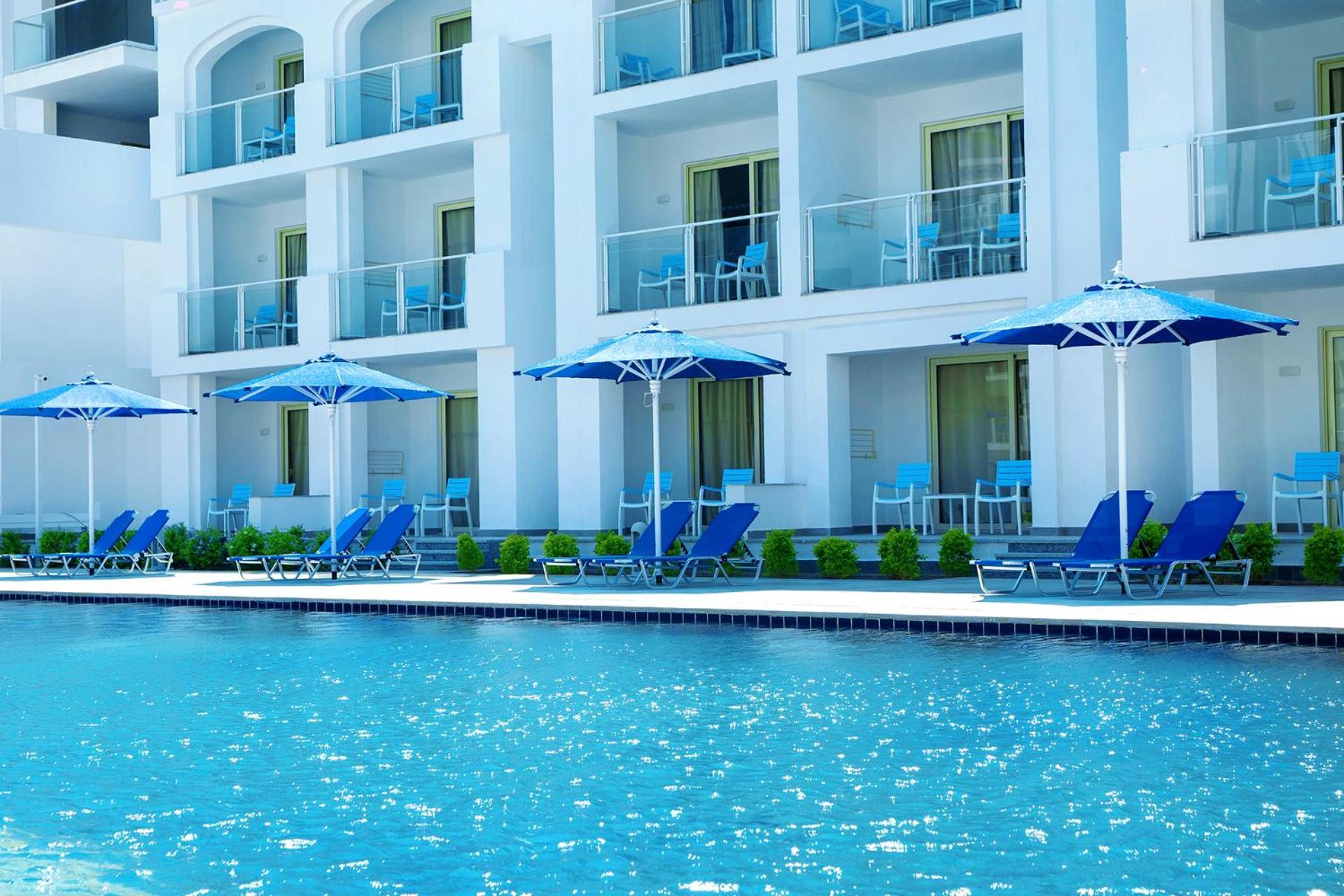 Pickalbatros Blu Spa Resort - Adults Friendly 16 Years Plus- Ultra All-Inclusive الغردقة المظهر الخارجي الصورة The swimming pool at the hotel